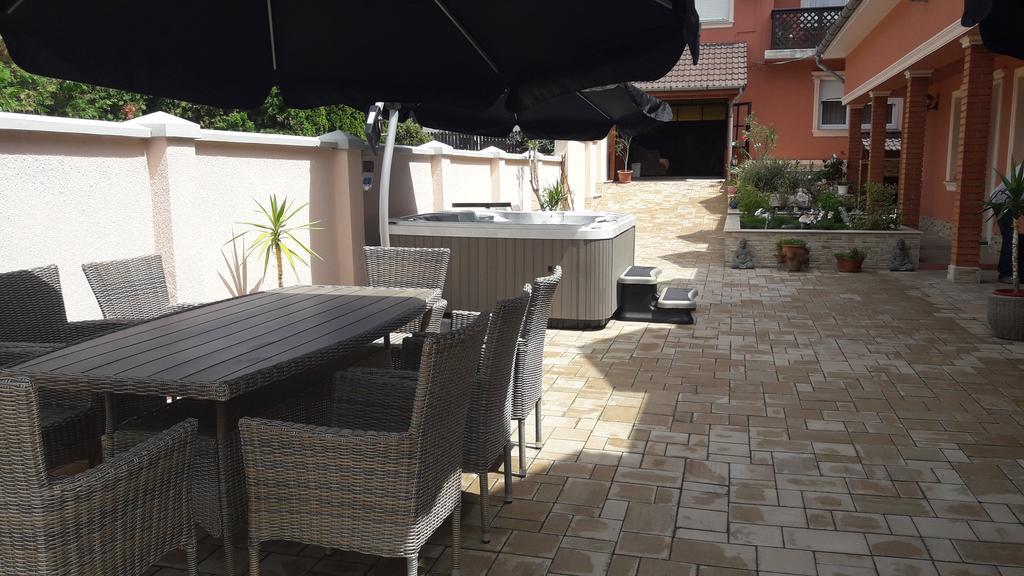 Csillag Panzio Hotel Vác Buitenkant foto